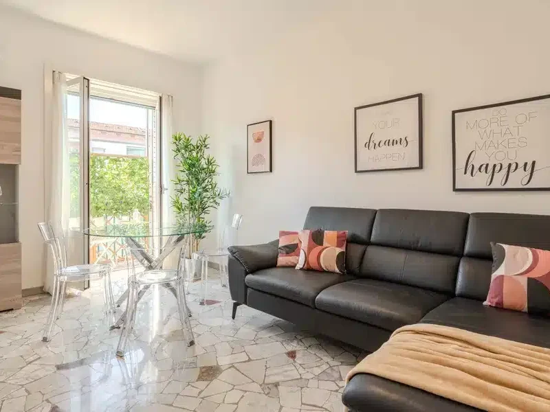 1 Appartamento - Via Capecelatro 38 (9)_risultato