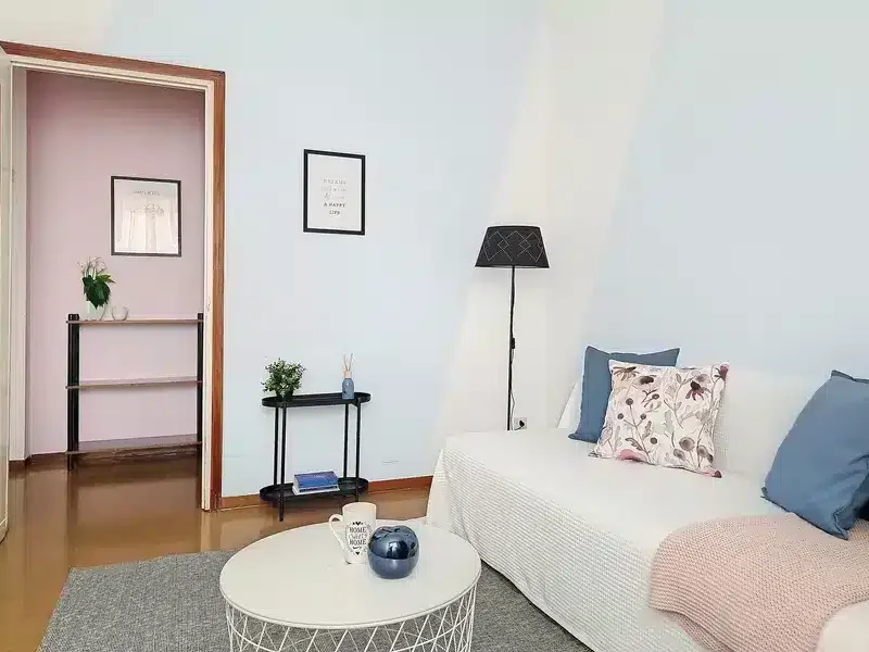 1 Vista salotto su ingresso_risultato