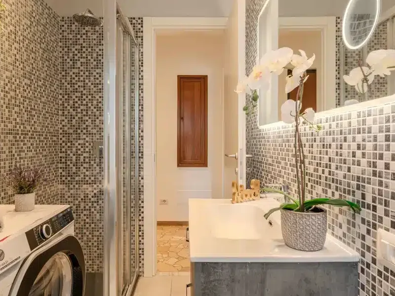 11 Appartamento - Via Capecelatro 38 (20)_risultato