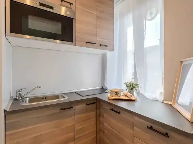 7 Appartamento - Via Capecelatro 38 (13)_risultato