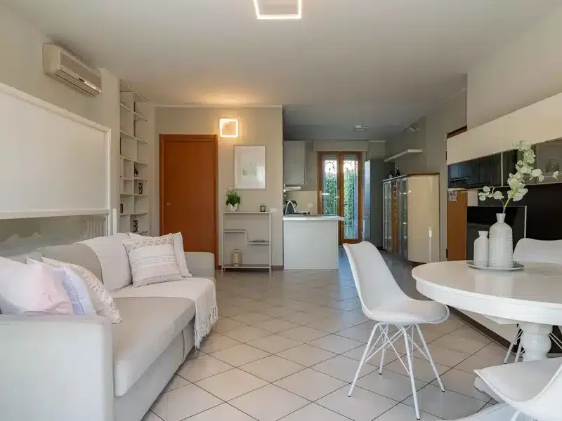 8 Cassina de Pecchi - Via Napoli 6 (14)_risultato