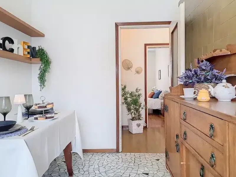 9 Vista cucina su corridoio e camera da letto_risultato